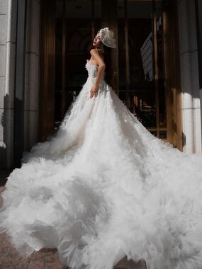 Martina Liana Luxe Couture Ball Gown Wedding Dress LE1219 size 8 but fits size 4